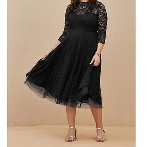 TORRID 26 SPECIAL OCCASION BLACK LACE MIDI DRESS